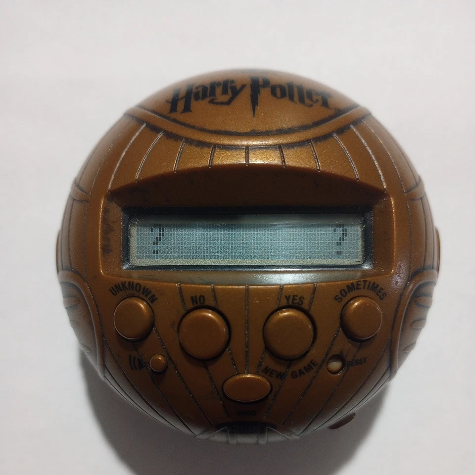 Radica Harry Potter Golden Snitch 20Q 20 preguntas juego electrónico portátil 2007 Foto 2 de 4