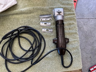 Clipmaster  USA Oster Sunbeam Stewart Animal Professional Clipper w/extra blades