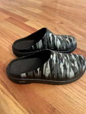 OOFOS Limited Edition Clog Camo Women s Size 9 New Without Tags