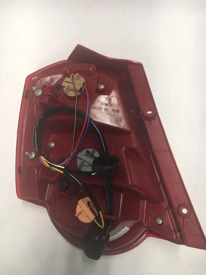 Conjunto de lámpara trasera lado derecho para Chevrolet AVEO5 2009-2011 (95952065) Foto 4 de 4