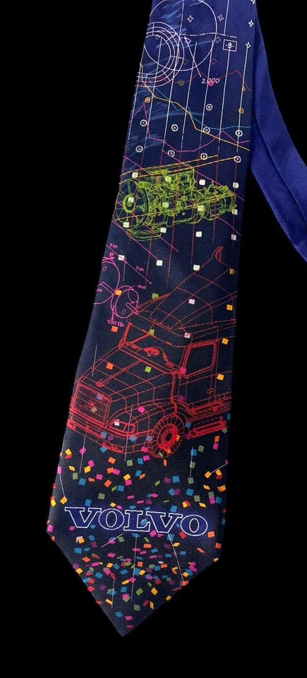 Volvo Tie Silk USA Made Car Truck Car Salesman Computer Graphic 3D Cars Trucks Foto 3 de 4
