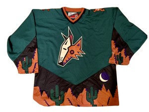 arizona coyotes old jersey