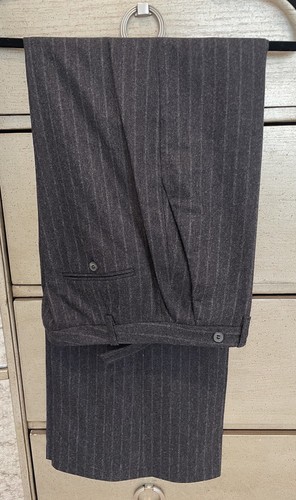 Tuta da donna Hugo Boss in cashmere, giacca taglia 42, 8 US, pantaloni taglia 40, 6; nuova senza etichette - Foto 2 di 5