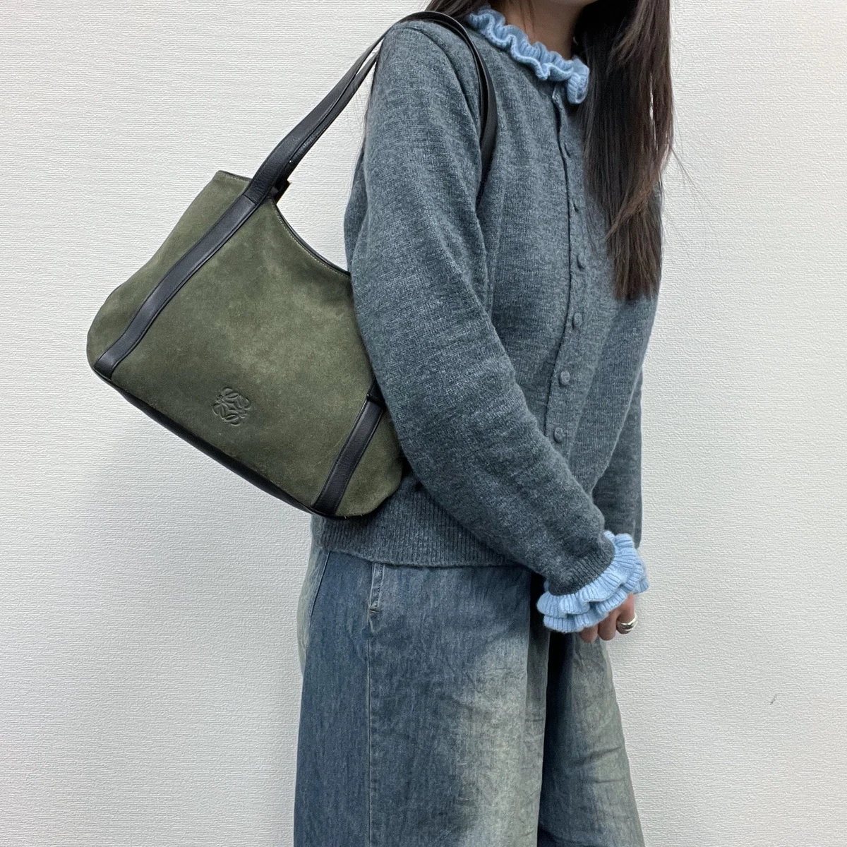 バッグ LOEWE SUEDE LEATHER CHARM SHOULDER BAG LOEWE SUEDE LEATHER CHARM SHOULDER BAG Loewe Puzzle Large Pressed