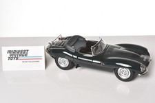 Autoart 1956 Jaguar XKSS, verde, Steve McQueen Racing 1/18 - exhibido