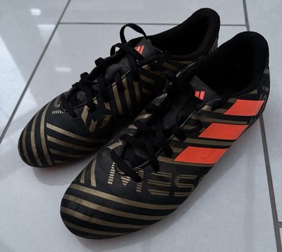 Adidas Nemeziz Messi 17.4 FxG Jungen Größe 5 geformte Stollen Fußballschuhe schwarz