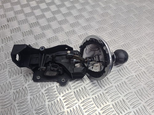 Fiat 500 Lounge 3dr Hatch 2011 Gearstick