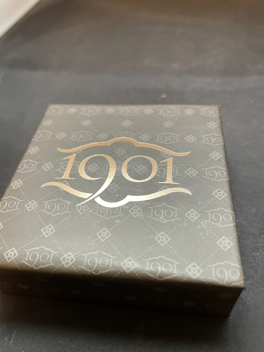 Club 1901/33 Disney special logo pin sold out limited