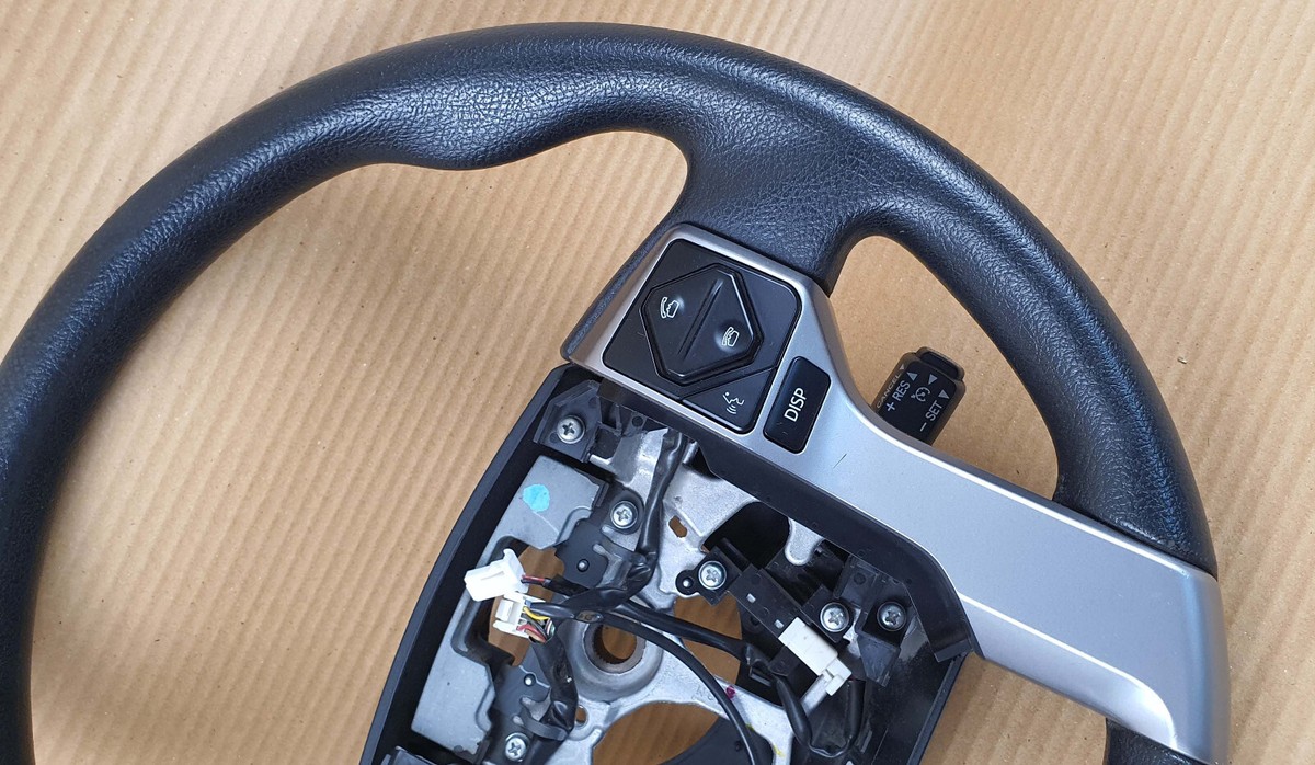Toyota 4runner 2010-2018 multimedia controll steering wheel