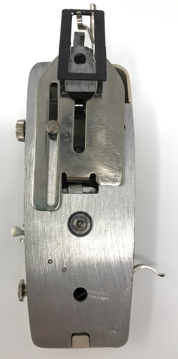 ☆彡 VTG Singer Professional Buttonholer Slant Needle Zig-Zag