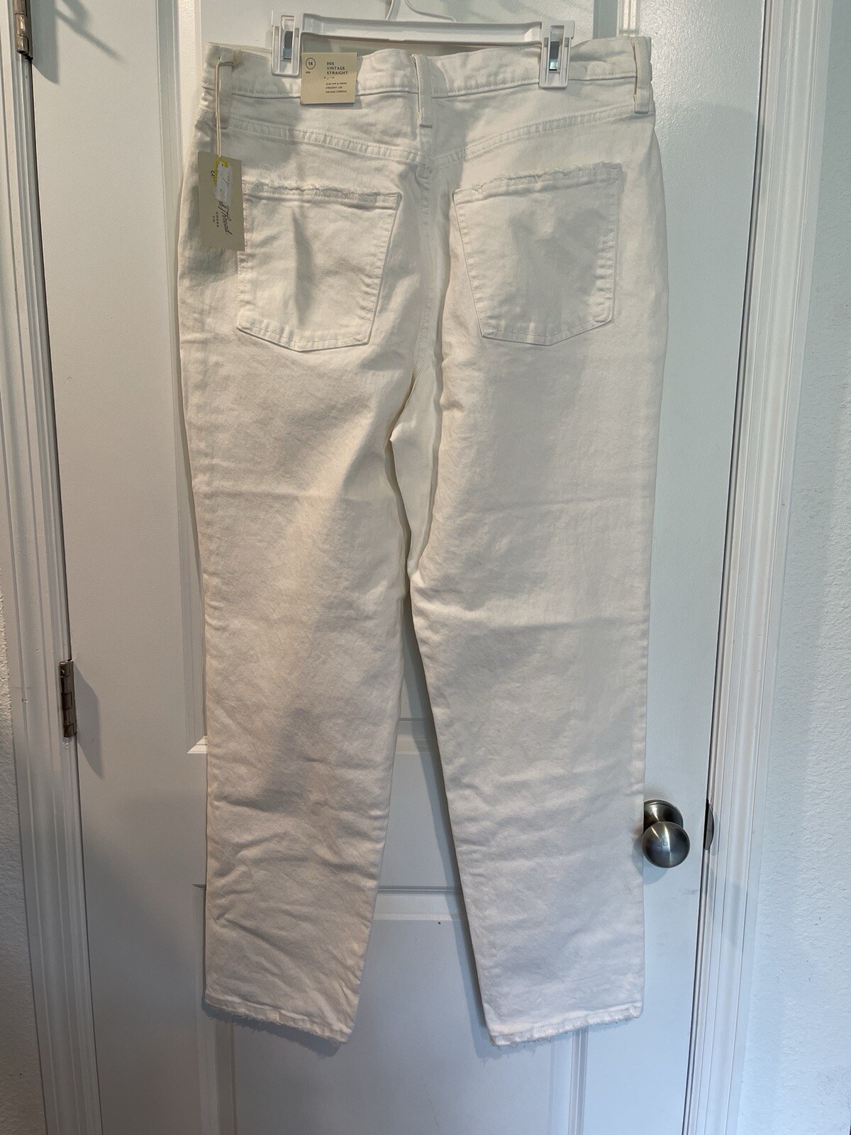 NWT Universal Thread Women's Straight Distressed … - image 3
