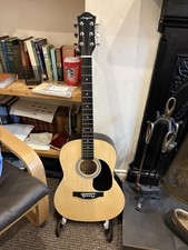 Martin Smith Acoustic Guitar Very good Condition