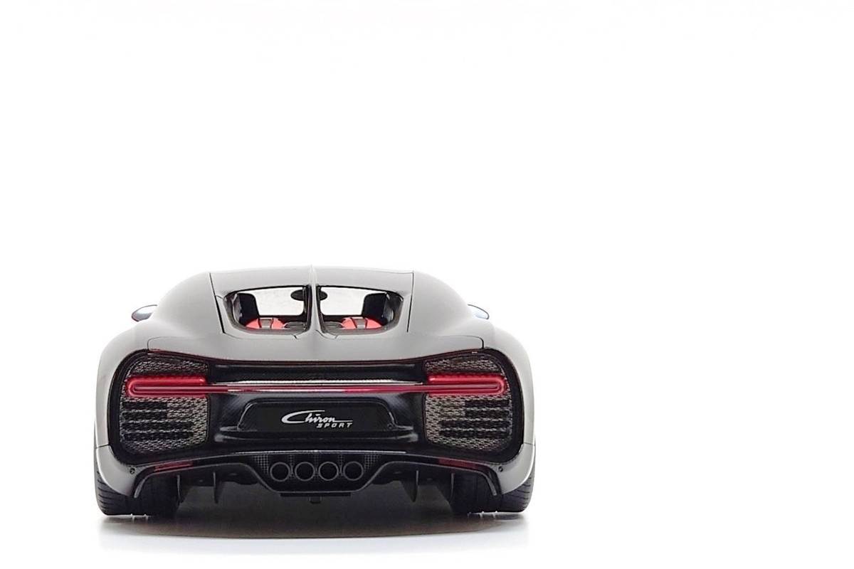 AUTOart 1:18 Bugatti Chiron Sport in Italian Red / Carbon | eBay