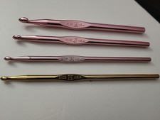Assortment Of 4 Crochet Hooks