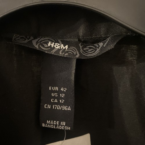 Women’s H&M black shirt size 16 NEW - Picture 2 of 5