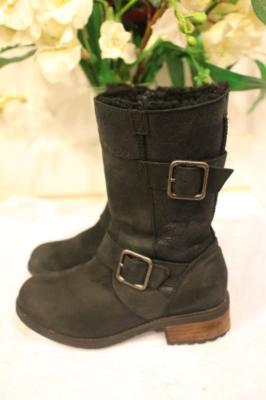 UGG  OREGON AVALAHN WEATHER DOUBLE BUCKLE BOOT IN BLACK 9 (ugg100