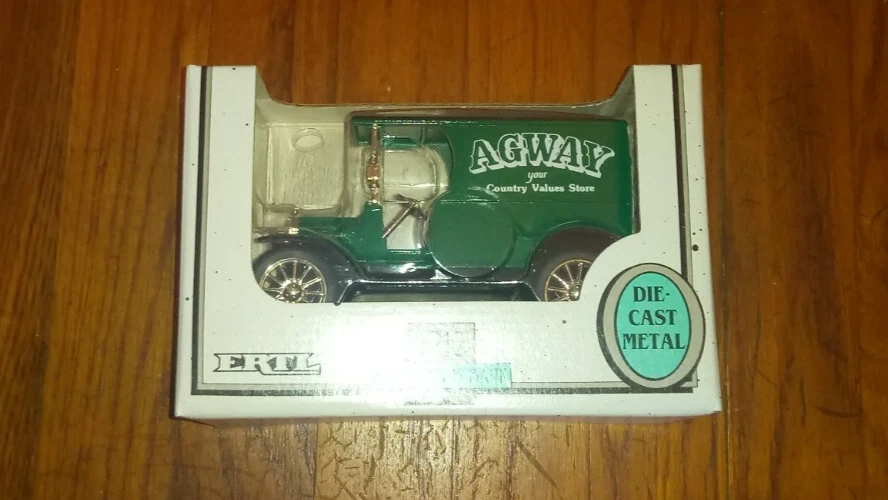 Banco de cabina abierta Ford Agway 1912 de metal fundido a presión ERTL vintage Foto 2 de 4