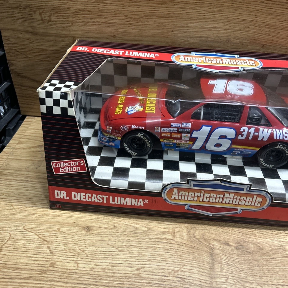 Chad Cliff #16 Dr. Diecast Lumina escala 1:18 ERTL American Muscle Diecast sellado Foto 4 de 4