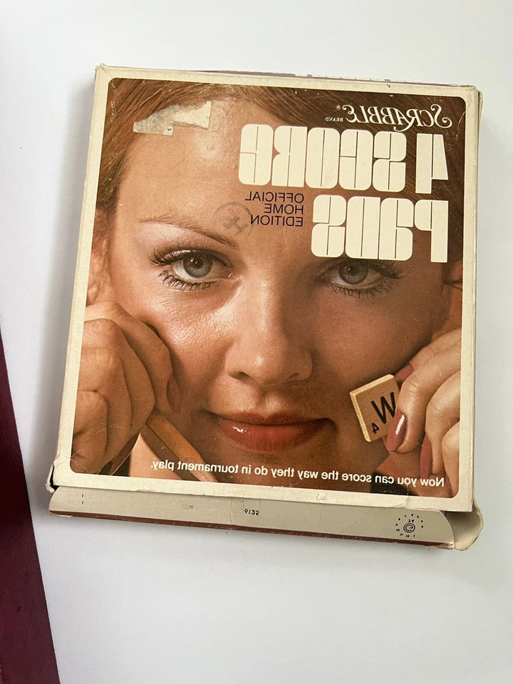 VINTAGE Scrabble Board Game COMPLETE 1953 Selchow & Righter - Image 2 of 4