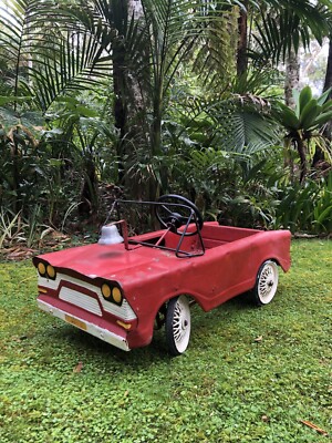 cyclops dart pedal car