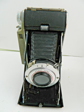 KODAK TOURIST II FOLDING CAMERA WITH BROWN LEATHER CASE, USES 620 FILM. VINTAGE