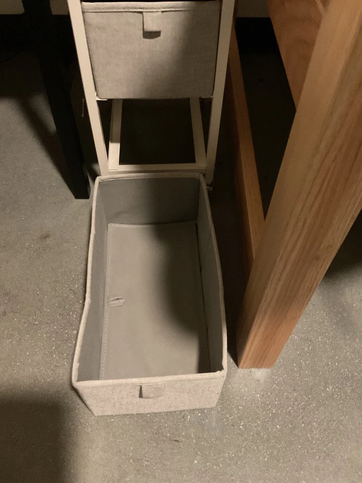 Carro Pottery Barn gris con ruedas de 5 cajones Foto 4 de 4