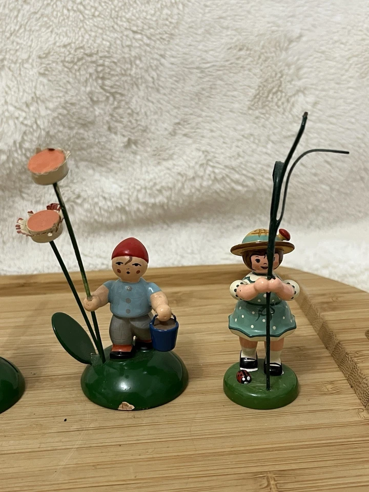 4 tarjeteros de colección Erzgebirge Alemania madera flor niños lugar LEER Foto 3 de 4