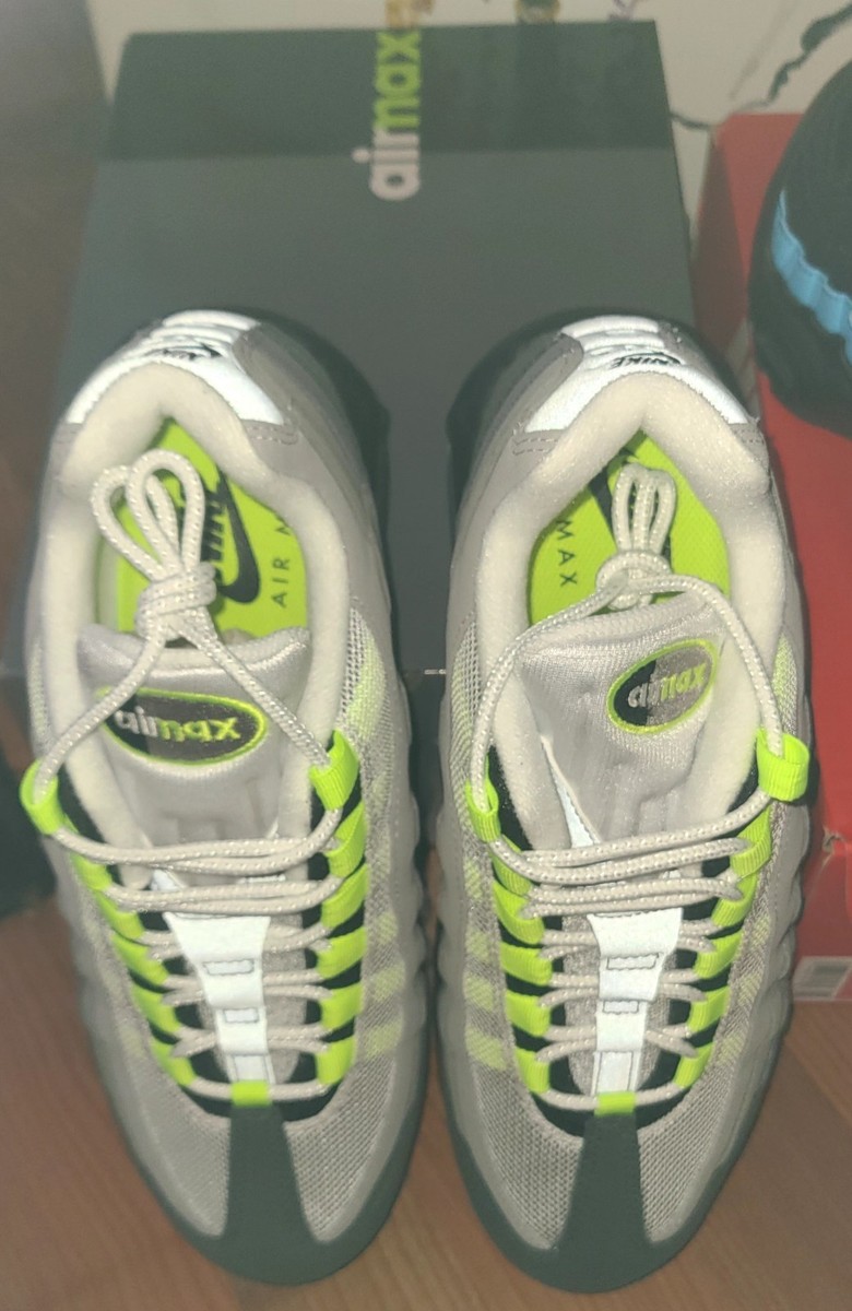 Nike Air Max 95 OGBig Bubble Neon U.S. Men's Size 9.5 2026 Sneaker 🆕️ — product photo 2 of 7