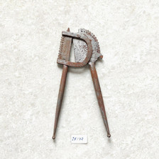 Antique Iron Betel Nut Sarota Hand Carved Grid Cut Tobacco Collectible IR142
