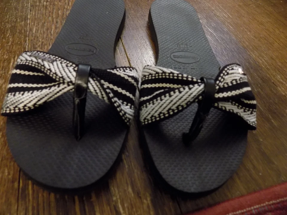 Chanclas Havaianas St Tropez Fita negras blancas con tanga para mujer talla 6 7 37-38 Foto 2 de 4