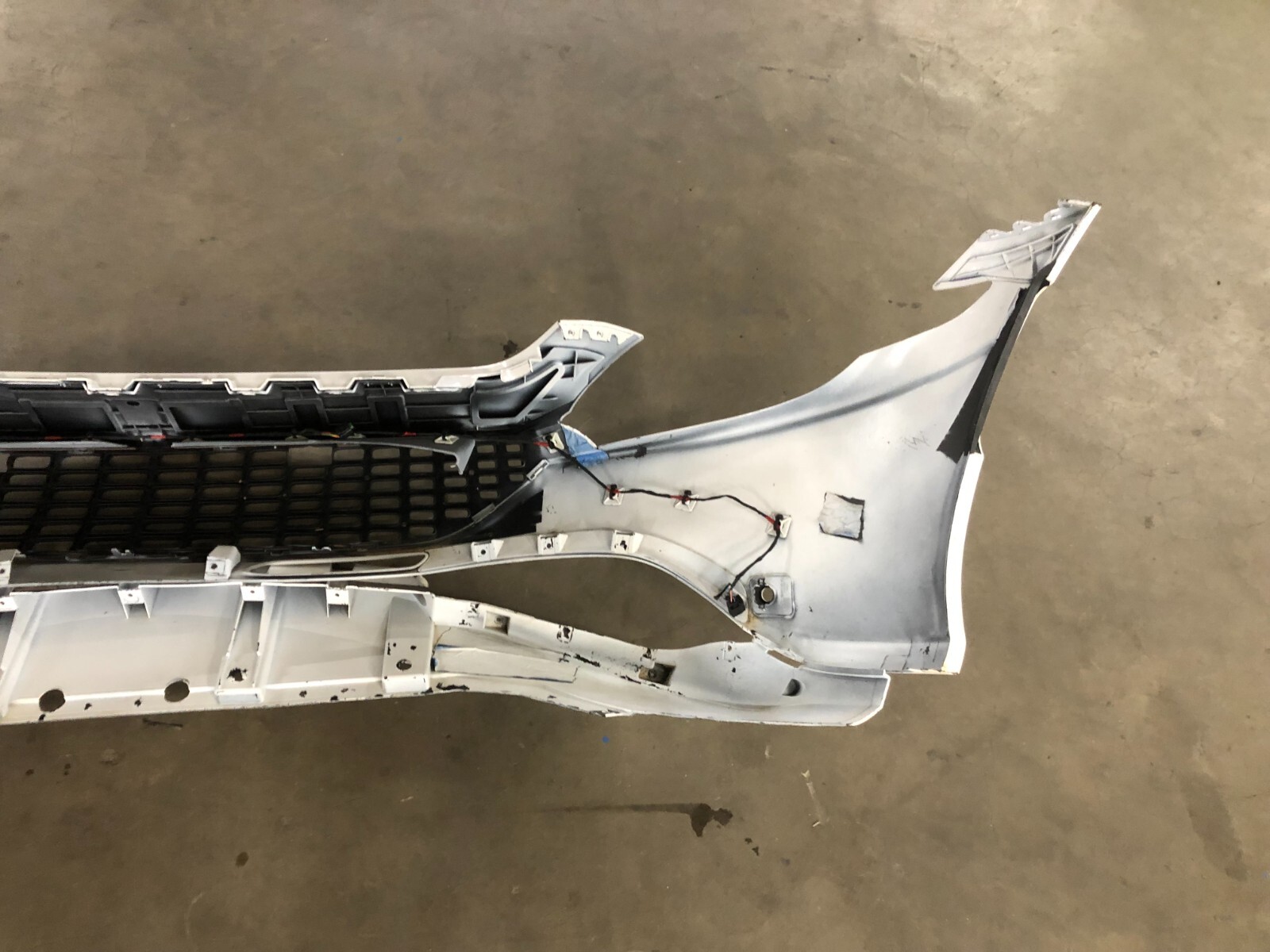 20 21 22 Ferrari Roma Front Bumper Piece Damaged Half OEM