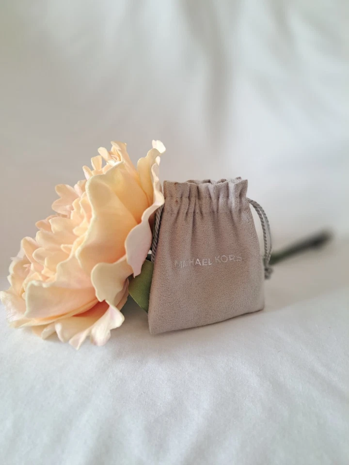 New Michael Kors Logo Ladies Heart Earrings Steel Stud Push Back - Image 2 of 4