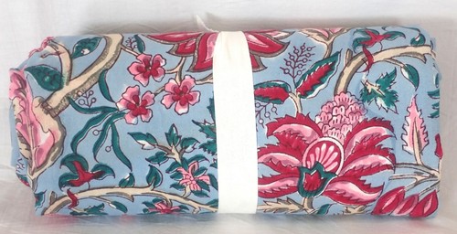 NWT POTTERY BARN SHANNON BLOCK PRINT TABLECLOTH 70" x 126" 4374425 - Picture 6 of 7