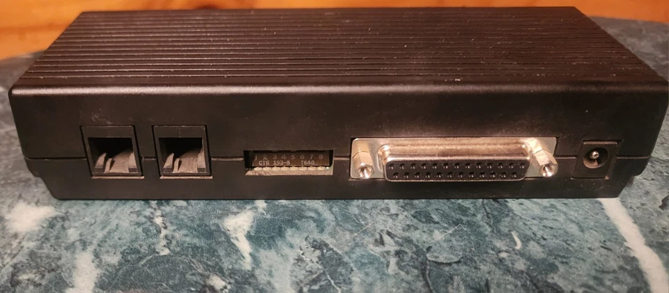Vtg. US Robotics 56K Faxmodem 5686 2002 🦖 Dial-up Modem Retrocomputing w/Cords - Image 4 of 4