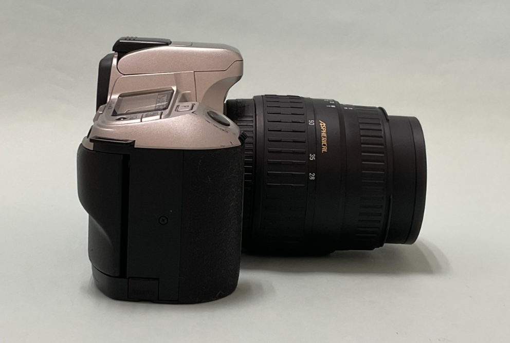 Minolta α Sweet SLR w/ Sigma DL Macro Super 70-300mm Lens