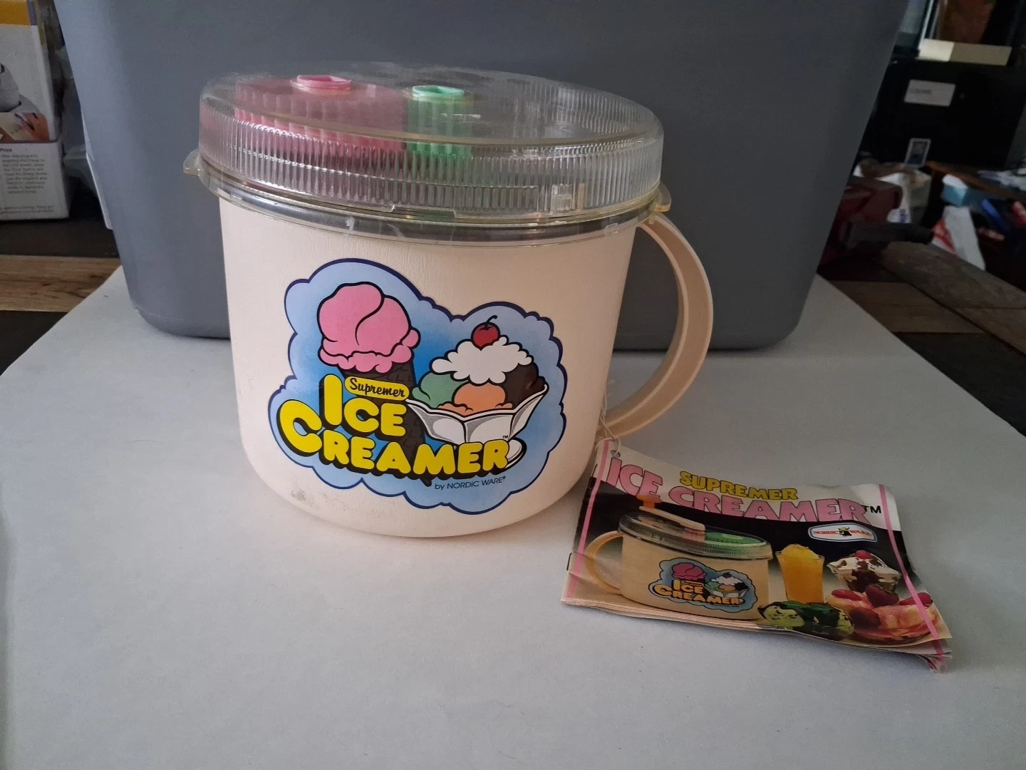VTG Nordic Ware Supremer Ice Creamer Hand Crank Ice Cream Maker 1.5 Pints w Book