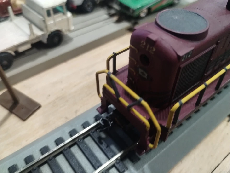 Bowser escala HO Lehigh Valley ex-PRR ~ ALCO RS-3 #212 ~ versión DC 25197 Foto 4 de 4