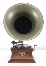 Antique 1903 Victor M Talking Machine Phonograph