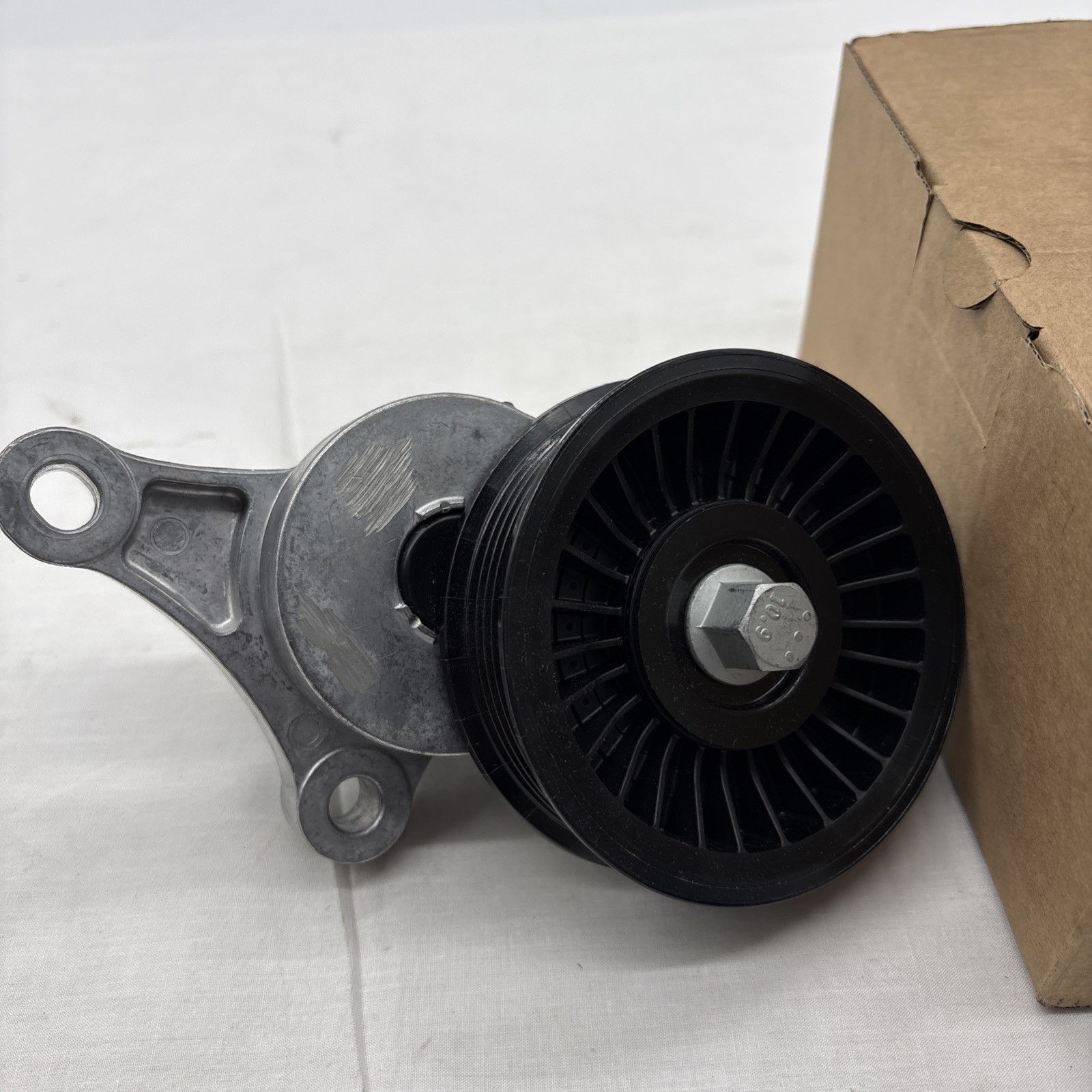 CADILLAC CTS-V/CAMARO 6.2 2009-2015 GM Drive Belt Tensioner - 12628025 image 2