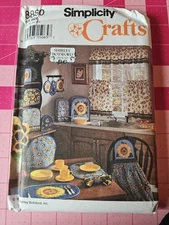 Simplicity Crafts Pattern 8880 Kitchen Apron Curtains Oven Mitt Placemat UNCUT