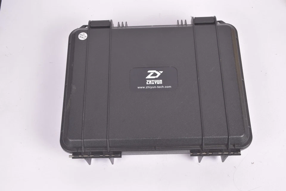 Zhiyun Crane 2 Gimbal for DSLR Camera – Professional Stabilizer with Case - Image 2 of 2