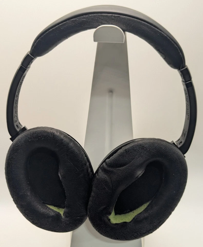 Bose QuietComfort 15 On The Ear Acoustic Noise Cancelling Headphones Needs Pads - Image 4 of 4