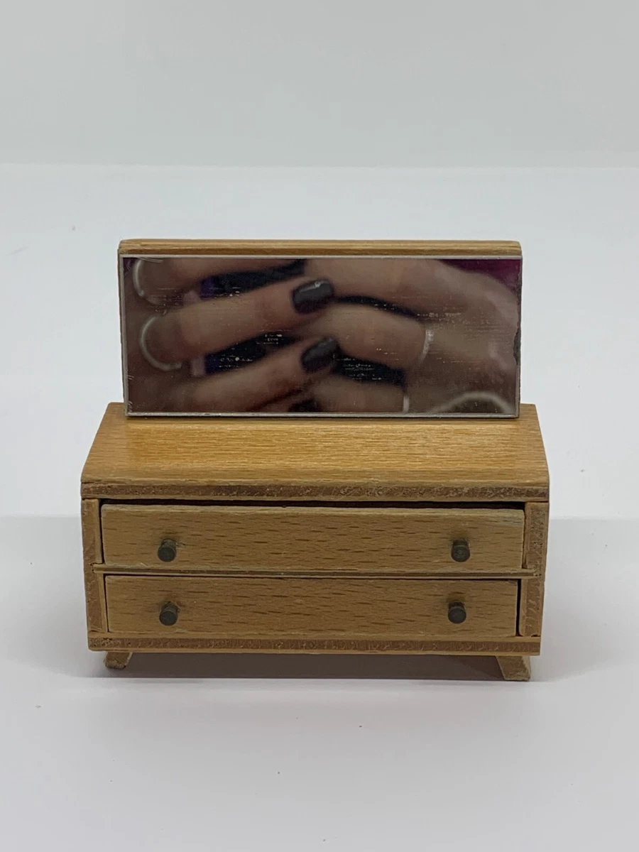 1 16TH Scale Dolls House Miniatures Pre Owned Dresser with Mirror