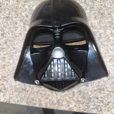 Star Wars Darth Vader Mask 2014 Hasbro Lucasfilm LTD Kids Halloween Mask C-042