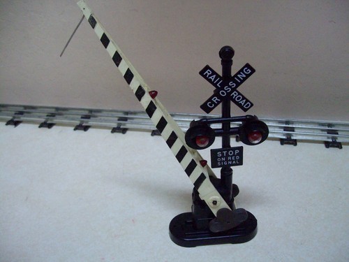 MARX "O" GAUGE RAILROAD CROSSING GATE - Picture 6 of 9
