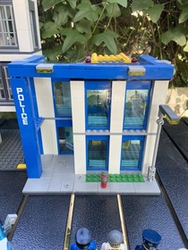 LEGO City Police Station 60141 Incomplete + Police Vehicles, K-9, 10 Figures