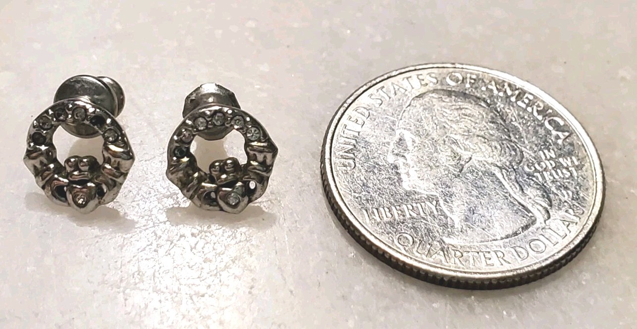 Signed Solvar Petite Claddagh Stud Post Earrings - image 3