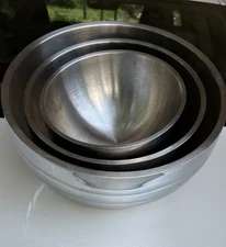 Vollrath® Double-Wall Stainless 18/8 Angled Beehive 3PC Restaurant Nesting Bowls