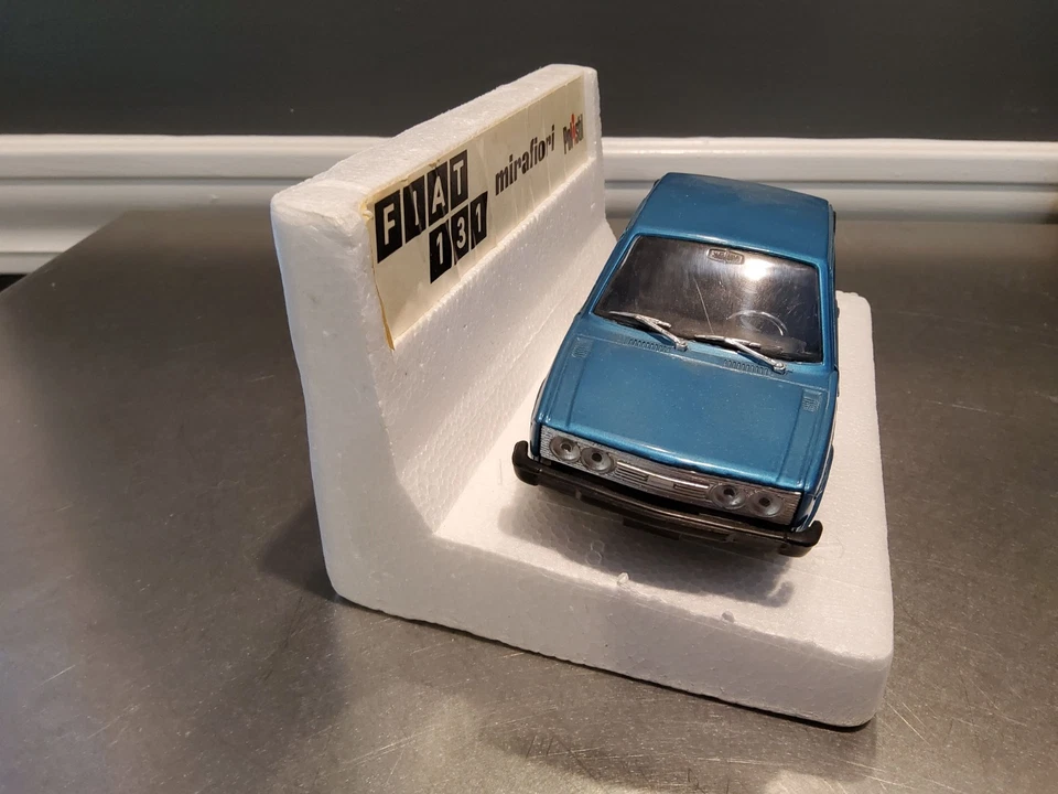 Fiat 131 Mirafiori Polistil Azul S633 Foto 2 de 4