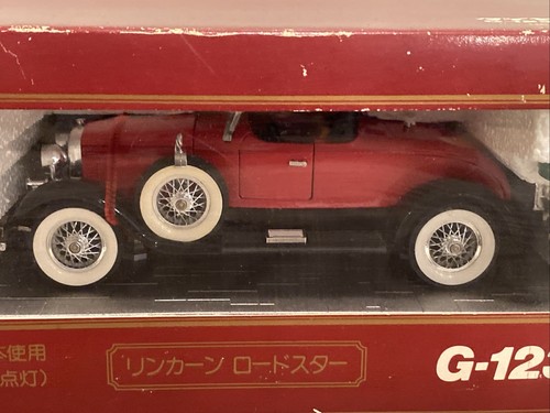 DIAPET 1:25 SCALE 1927 LINCOLN ROADSTER WITH STREET LAMP & HYDRANT G-123 - Picture 2 of 14